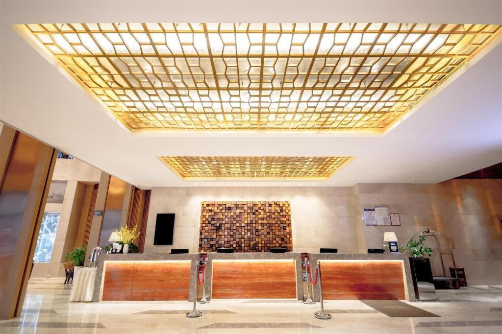 โรงแรมเยว่หยาง แกรนด์ สกายไลท์ Yueyang ภายนอก รูปภาพ