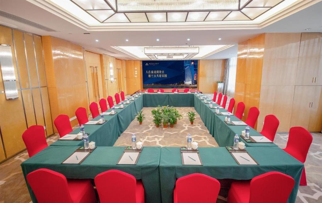 โรงแรมเยว่หยาง แกรนด์ สกายไลท์ Yueyang ภายนอก รูปภาพ